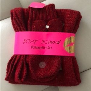 Betsey Johnson scarf and mittens set